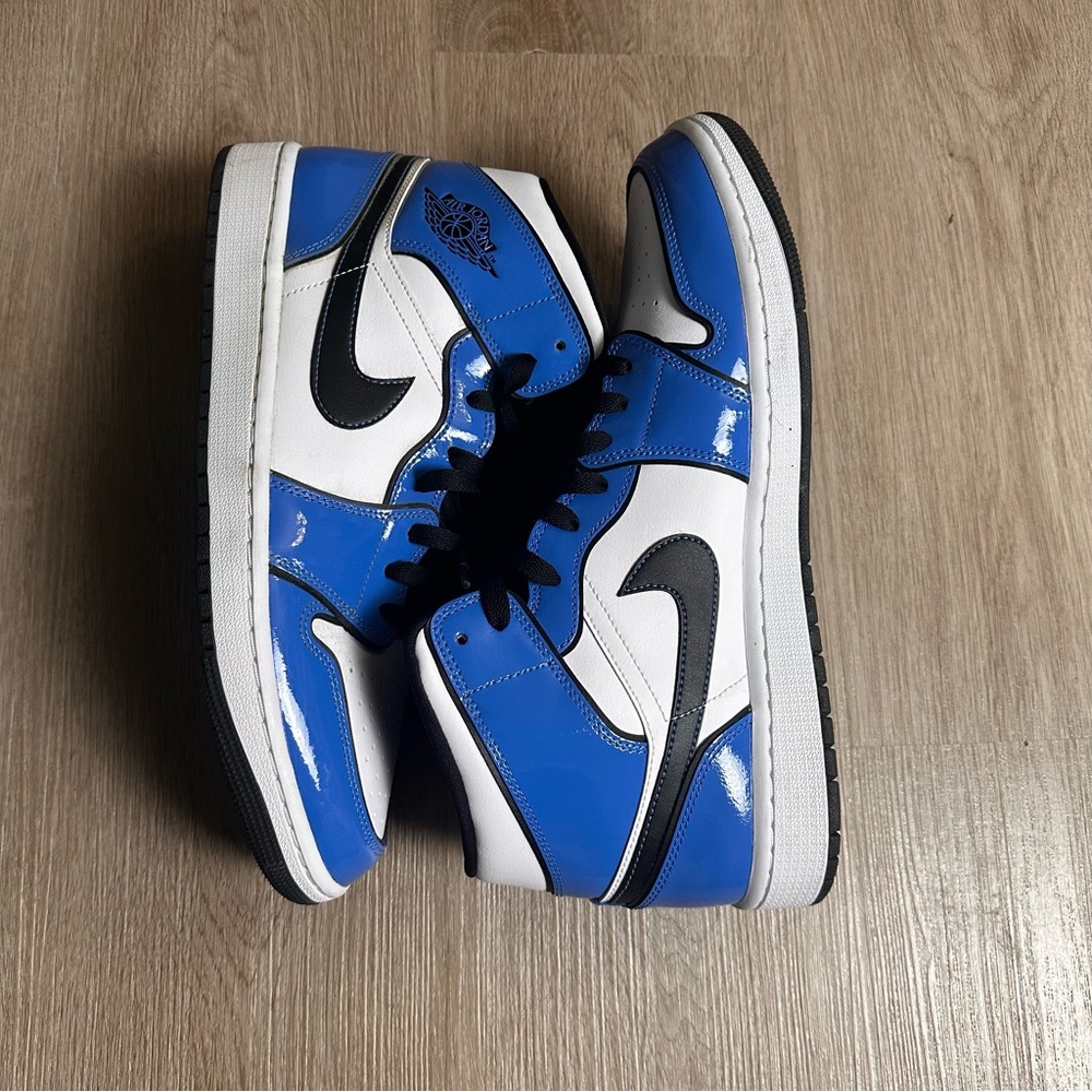 Air Jordan 1 Mid